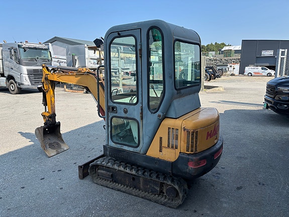 Hanix H15A 3 of 5
