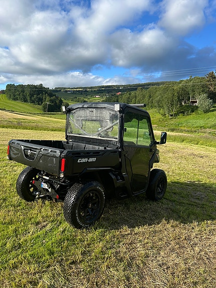Can-Am Traxter Base HD9 3 of 5