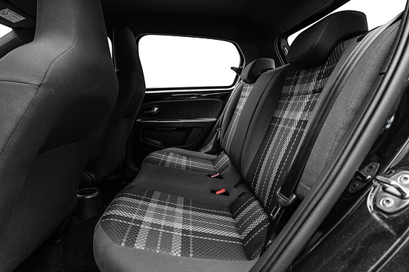 Volkswagen UP! 14 of 22