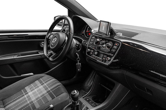 Volkswagen UP! 22 of 22