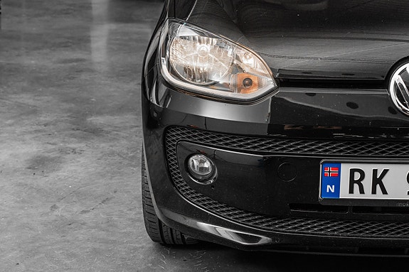 Volkswagen UP! 2 of 22
