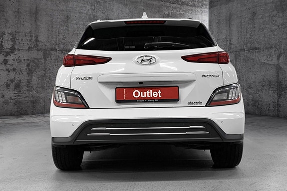 Hyundai Kona 2 of 5