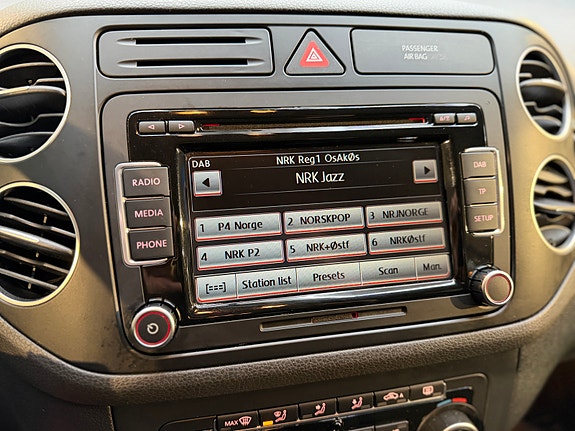 Volkswagen Golf Plus 21 of 30
