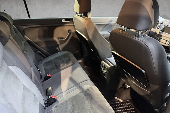 Volkswagen Golf Plus 18 of 30