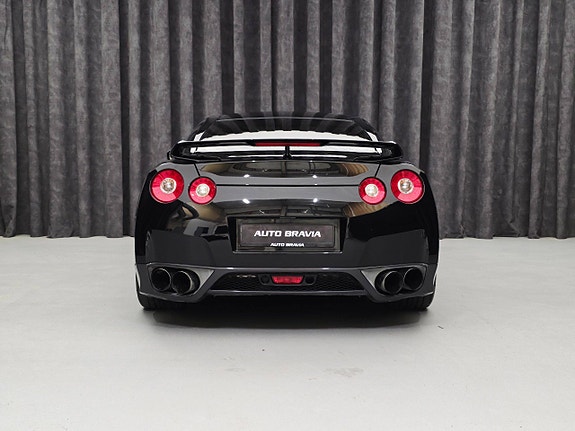Nissan GT-R 6 of 30