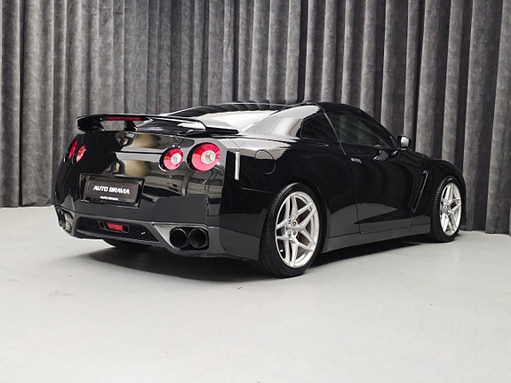 Nissan GT-R 7 of 30