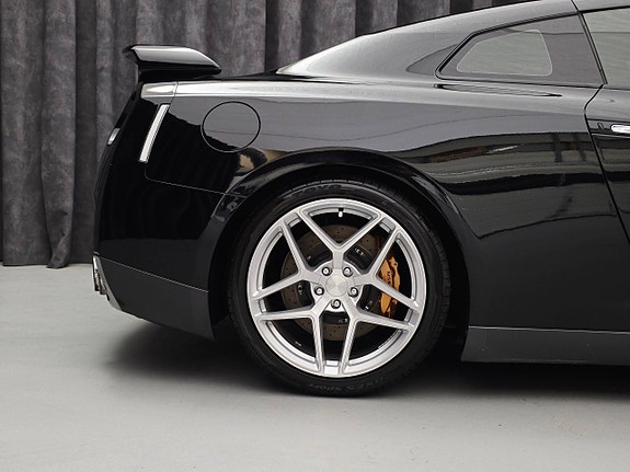 Nissan GT-R 25 of 30