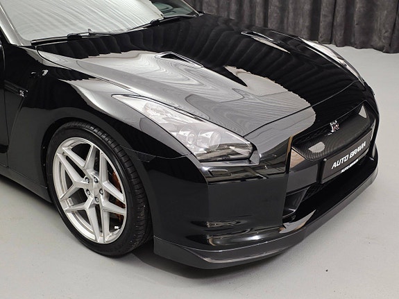Nissan GT-R 10 of 30