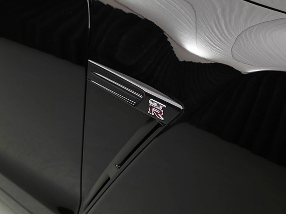 Nissan GT-R 27 of 30
