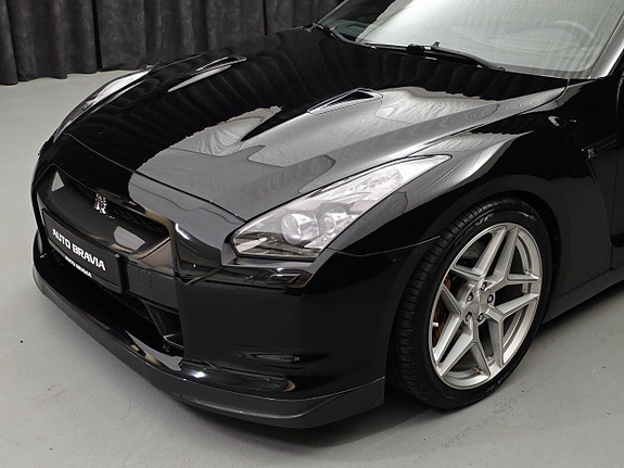 Nissan GT-R 13 of 30