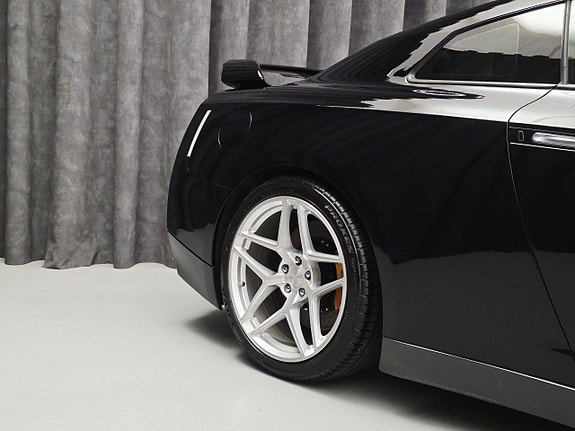 Nissan GT-R 24 of 30