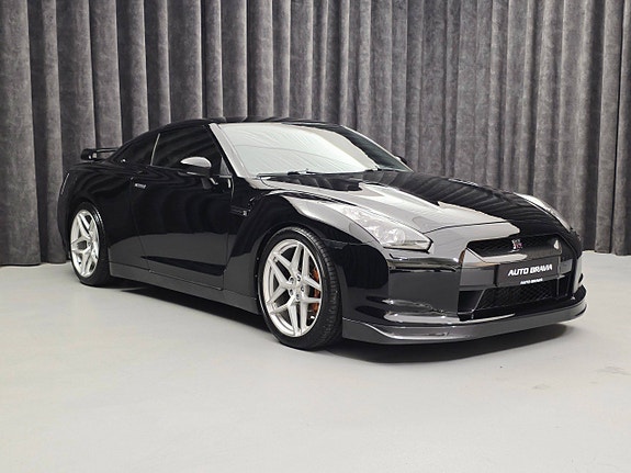 Nissan GT-R 9 of 30