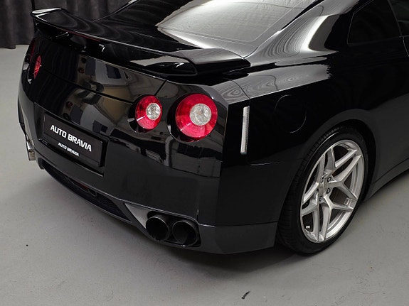 Nissan GT-R 22 of 30