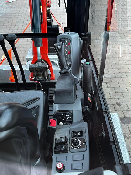 Kubota KX16-4 Minigraver 8 of 13