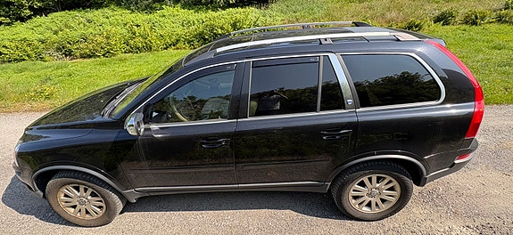 Volvo XC90 3 of 5