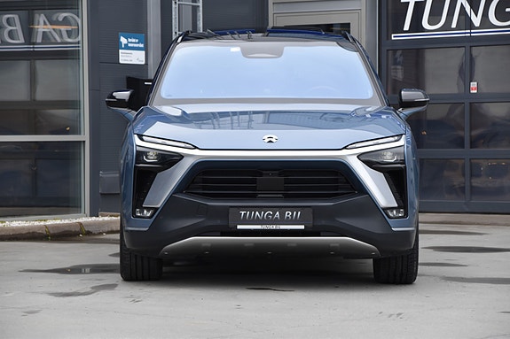 NIO ES8 4 of 30