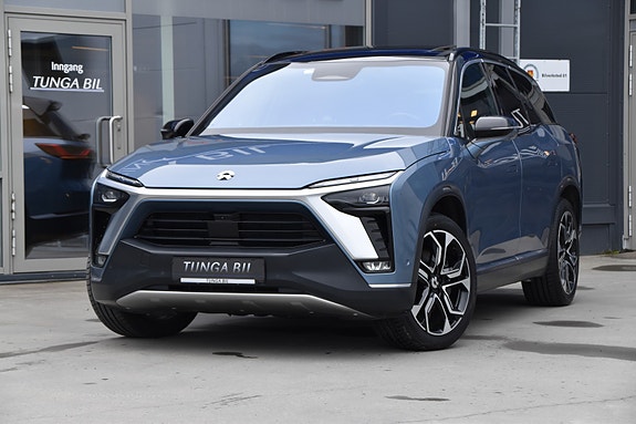 NIO ES8 3 of 30