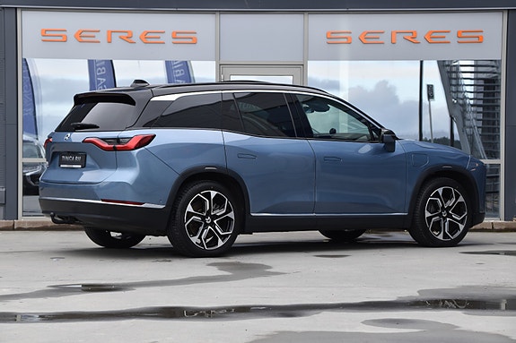 NIO ES8 11 of 30
