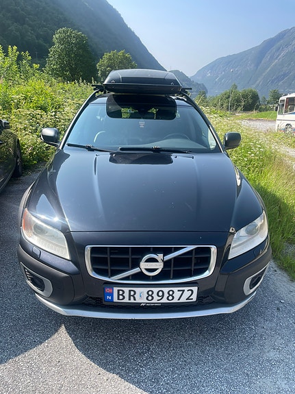 Volvo XC70 2 of 5