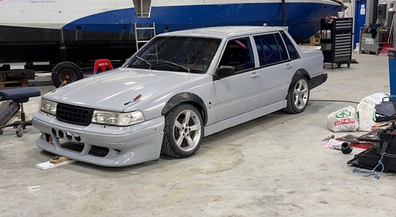 Volvo 740 3 of 5