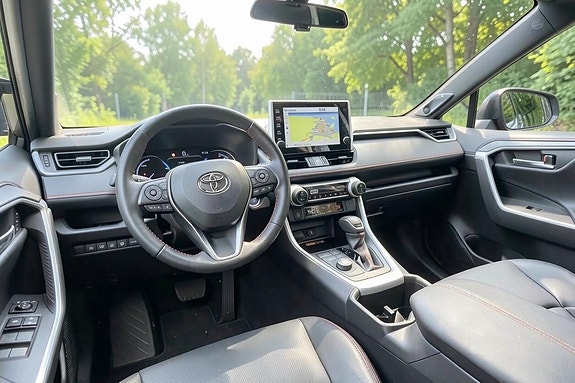Toyota RAV4 2 of 5