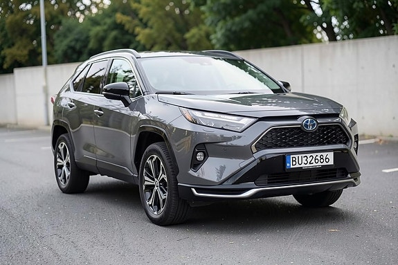 Toyota RAV4 3 of 5