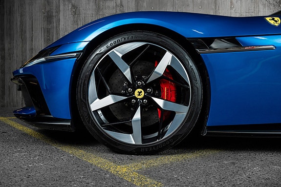 Ferrari 12Cilindri Spider 19 of 30