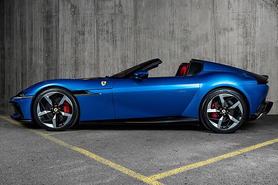 Ferrari 12Cilindri Spider 3 of 5
