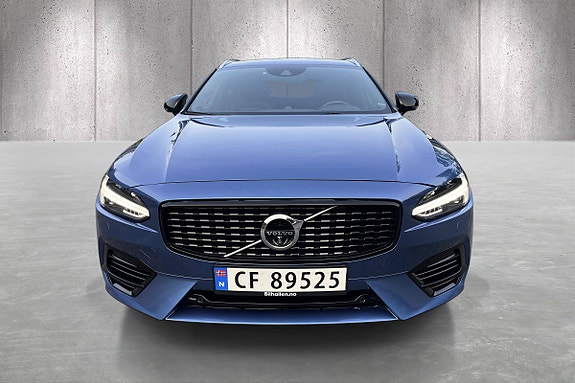 Volvo V90 2 of 5