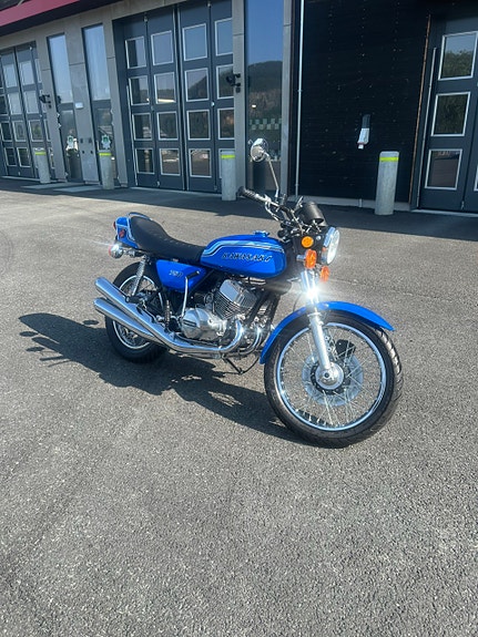 Kawasaki H2 3 of 5