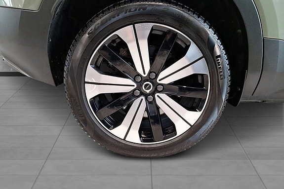 Volvo XC40 15 of 16