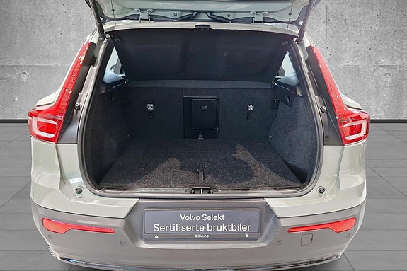 Volvo XC40 14 of 16