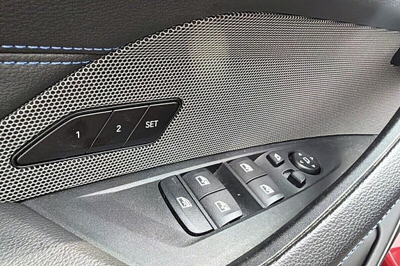BMW i4 12 of 21