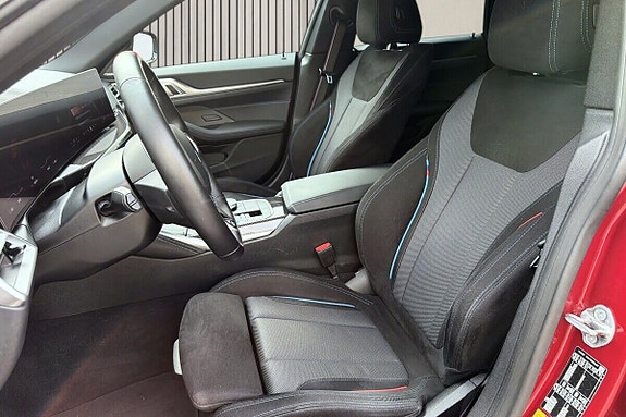 BMW i4 10 of 21