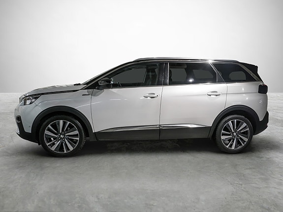 Peugeot 5008 2 of 5