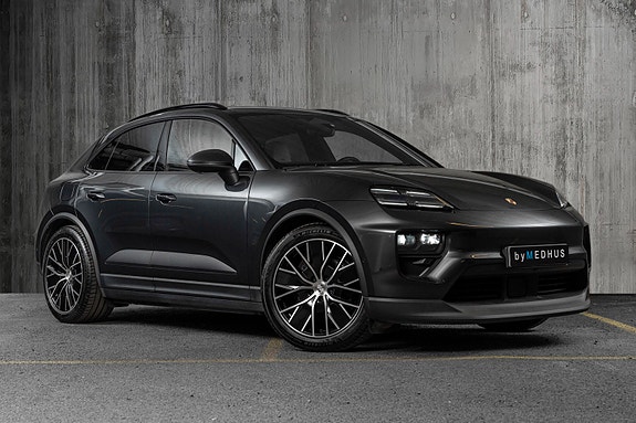 Porsche Macan 2 of 5