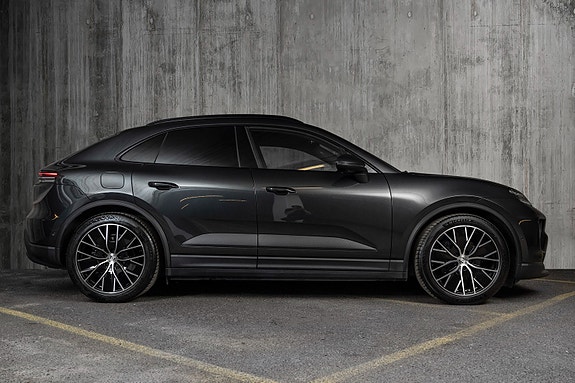 Porsche Macan 3 of 5
