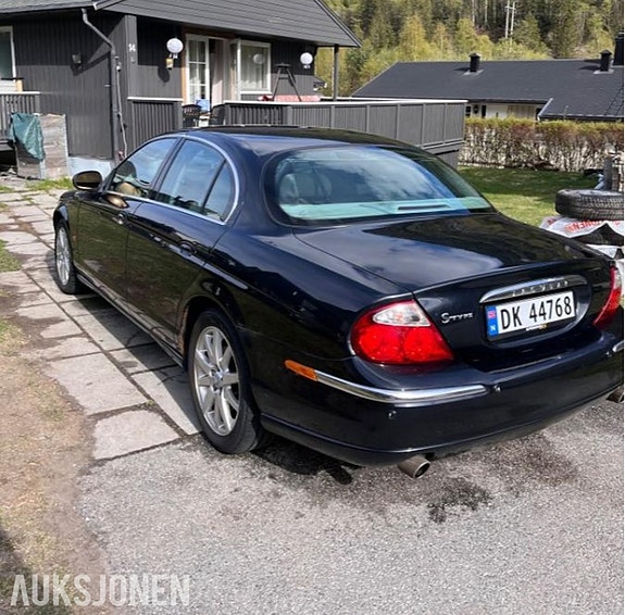 Jaguar S-TYPE 3 of 5