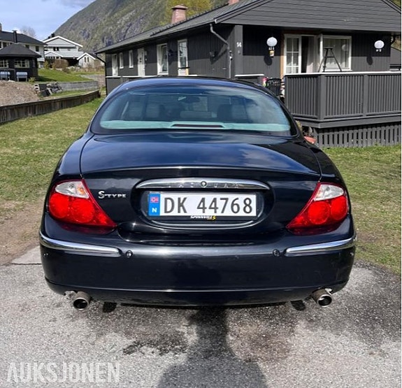 Jaguar S-TYPE 4 of 5