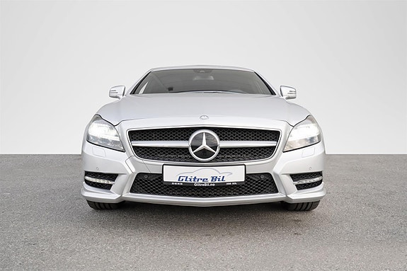 Mercedes-Benz CLS500 3 of 5