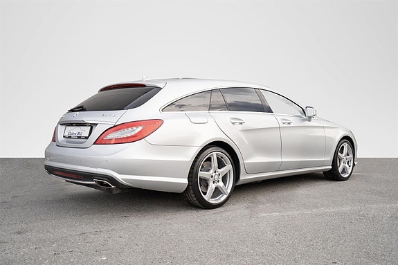 Mercedes-Benz CLS500 5 of 5