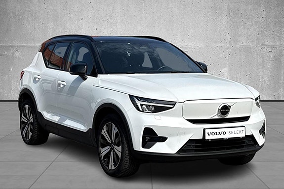 Volvo XC40 4 of 28