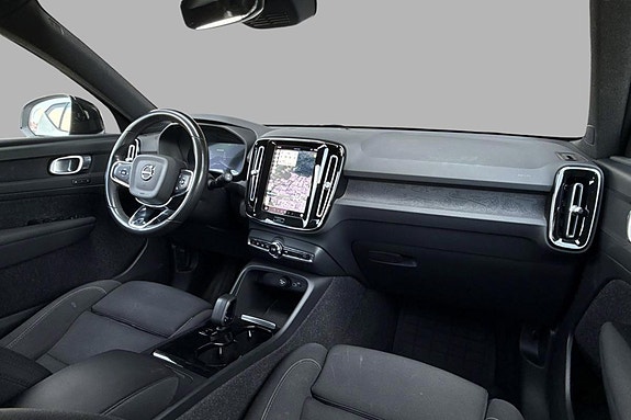 Volvo XC40 20 of 28