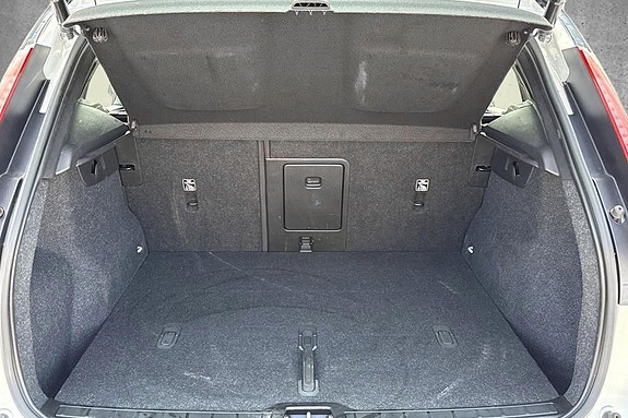 Volvo XC40 22 of 28
