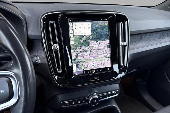 Volvo XC40 16 of 28