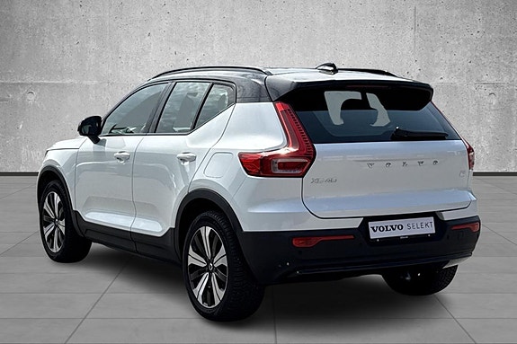 Volvo XC40 10 of 28