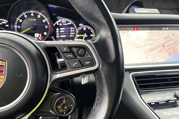 Porsche Panamera 4 20 of 29