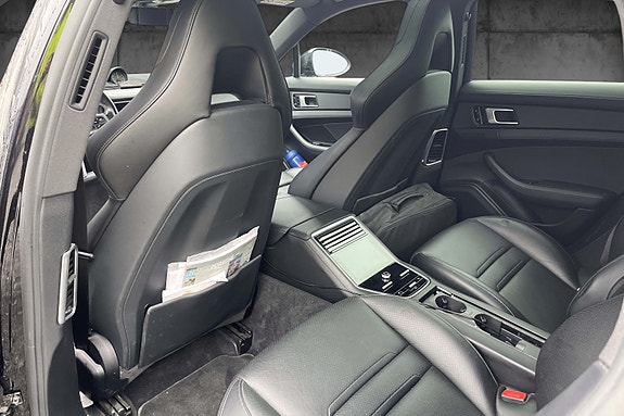 Porsche Panamera 4 28 of 29