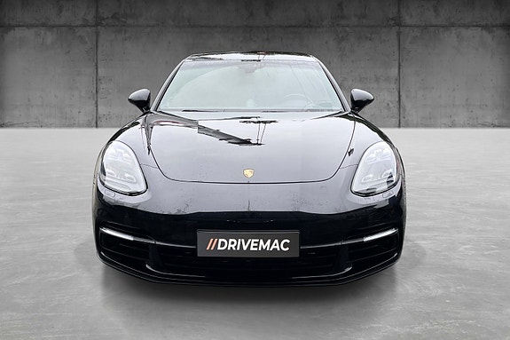 Porsche Panamera 4 3 of 29