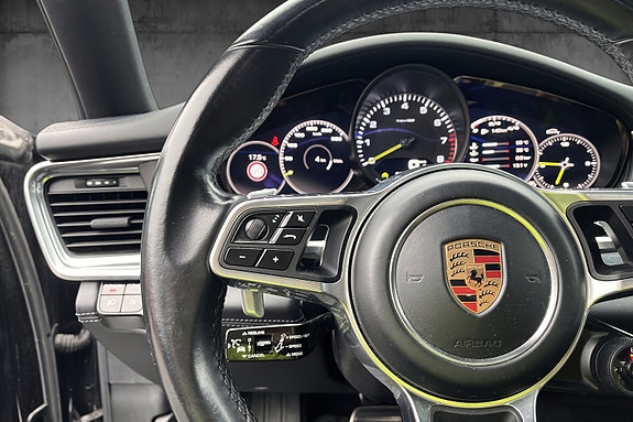 Porsche Panamera 4 19 of 29
